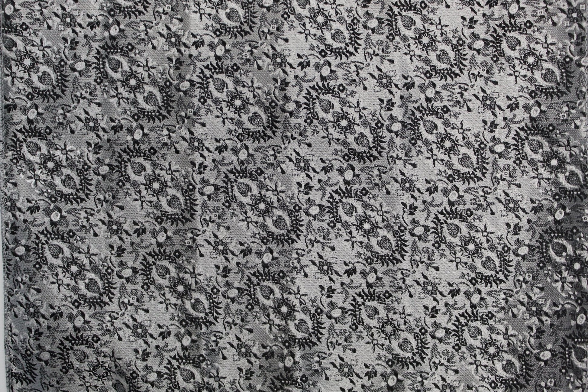 Skinny Design Necktie & Pocket Square by Vittorio Farina (NH - SD - 0003) for Independent Retail Stores by Dubal Brothers