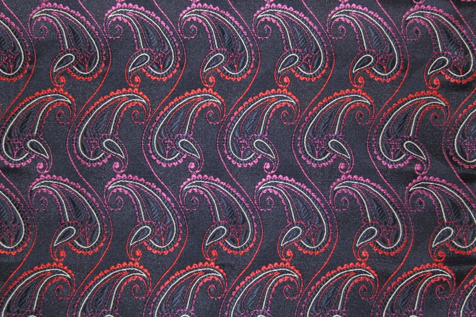 Skinny Design Necktie & Pocket Square by Vittorio Farina (NH - SD - 0024) for Independent Retail Stores by Dubal Brothers