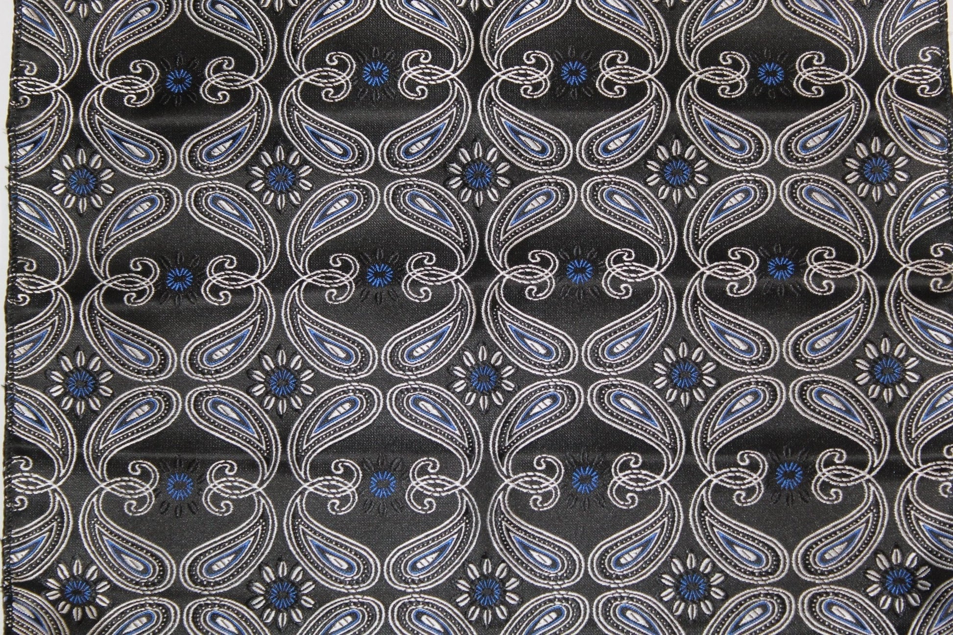 Skinny Design Necktie & Pocket Square by Vittorio Farina (NH - SD - 0029) for Independent Retail Stores by Dubal Brothers